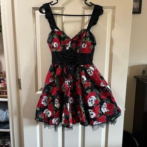 Hot Topic Black and Red Floral Dress